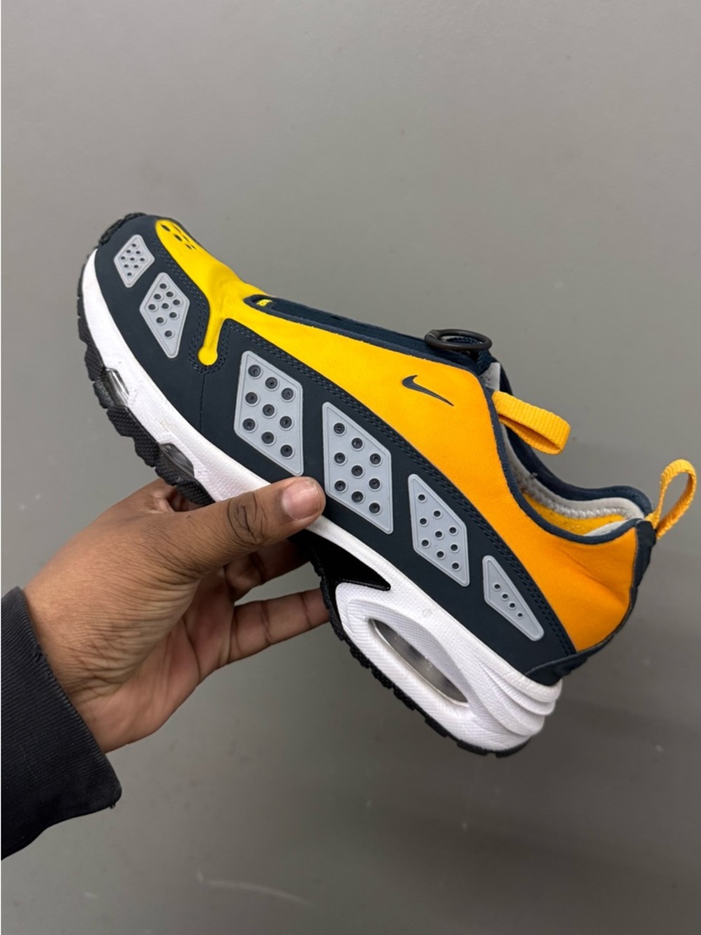 Nike Air Max SNDR Canyon Gold Men Size 8 Yellow Black Silver‎ Retro HJ8080